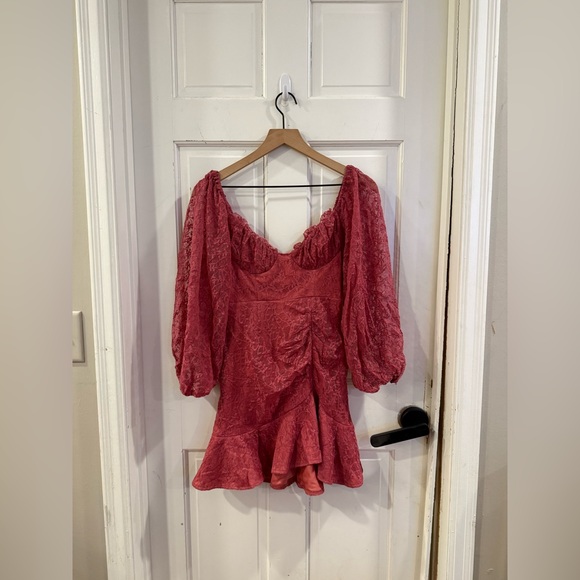 New Selfie Leslie Dress - Picture 2 of 7